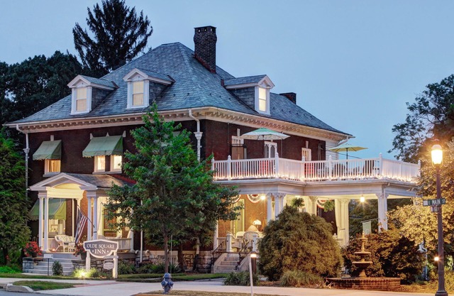 Olde Square Inn B&B