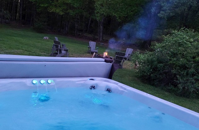 Olivebridge Oasis: Getaway with Hot Tub