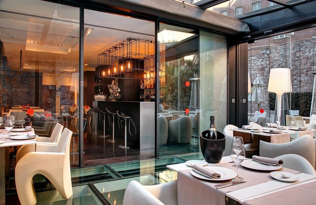 Olivia Plaza Hotel