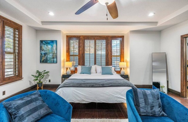Olympus Luxury-Prime Location- HotTub+Theater+More