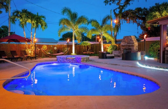 OmG! CHECK OUT THIS PLACE!