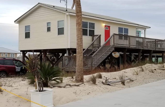 On beach living at off beach price! Dog friendly.