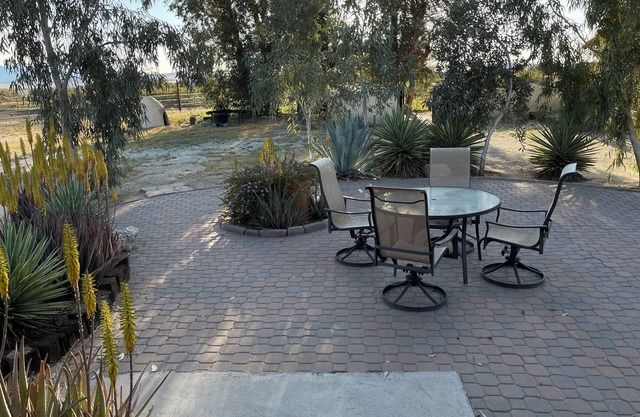 On private horse ranch, dogs welcome.