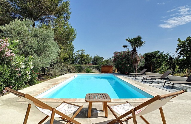 On the banks of the Canal du Midi and 12 kms from Carcassonne