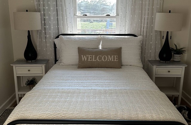 On The Farm - Charming 3 Bedroom Farm Experience or Just a Peaceful Getaway