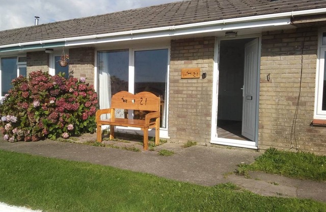 one bed room with sofa bed, wifi , sea views