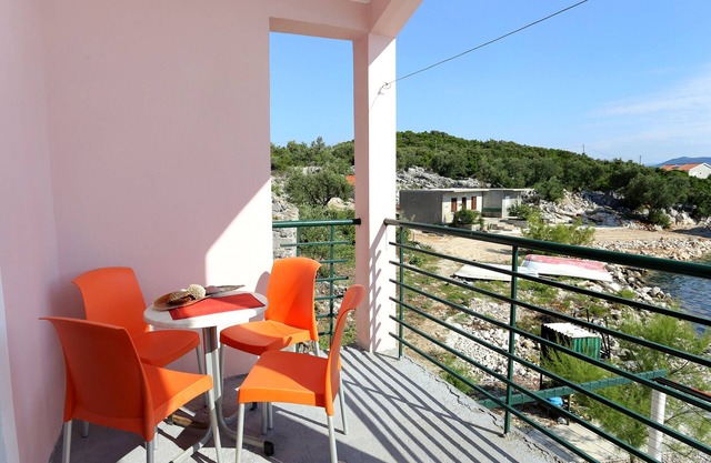 One bedroom apartment near beach Žuronja, Pelješac (A-10123-a)
