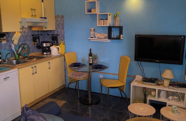 One-Bedroom Apartment With Terrace And Sea View (A2)