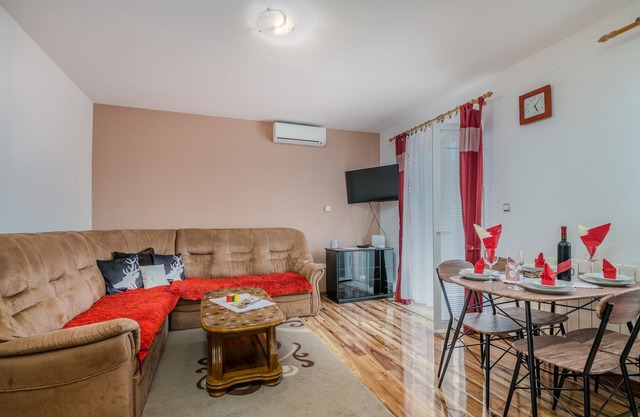 One bedroom apartment with balcony Milovcici, Krk (A-19308-b)