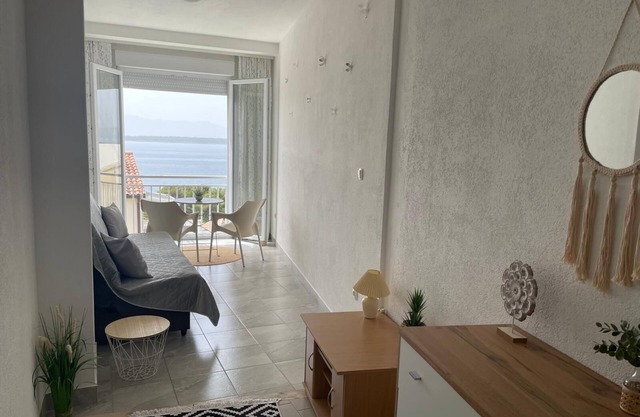One bedroom apartment with air-conditioning Živogošće - Blato, Makarska (A-22253-c)