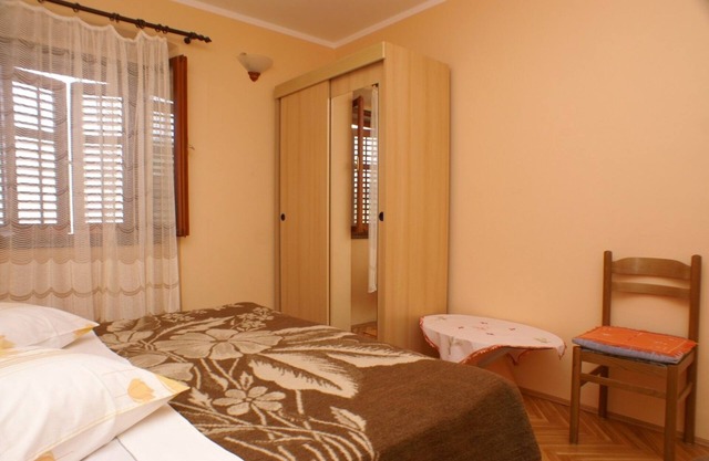 One bedroom apartment near beach Trstenik, Pelješac (A-4511-a)