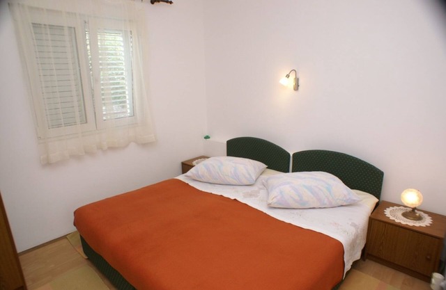 One bedroom apartment with balcony Trstenik, Pelješac (A-4512-a)