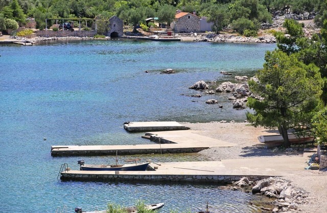 One bedroom apartment near beach Kabli, Pelješac (A-12475-a)