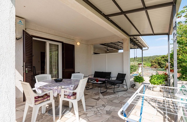 One bedroom apartment near beach Kneža, Korčula (A-10168-a)