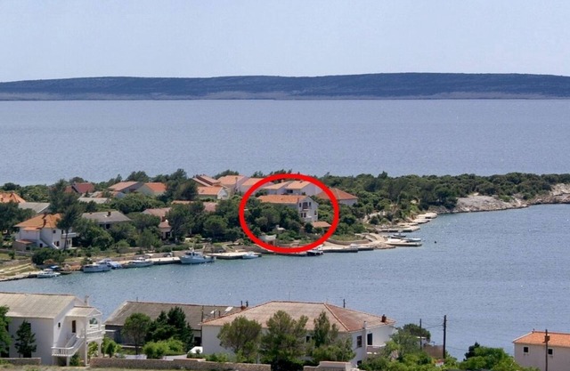 One bedroom apartment near beach Šimuni, Pag (A-236-c)