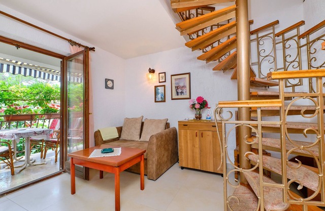 One bedroom apartment with terrace Artatore, Lošinj (A-2509-e)