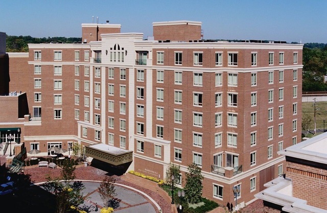 One Bedroom Deluxe Luxury Condo, Old Town Alexandria (2018005)