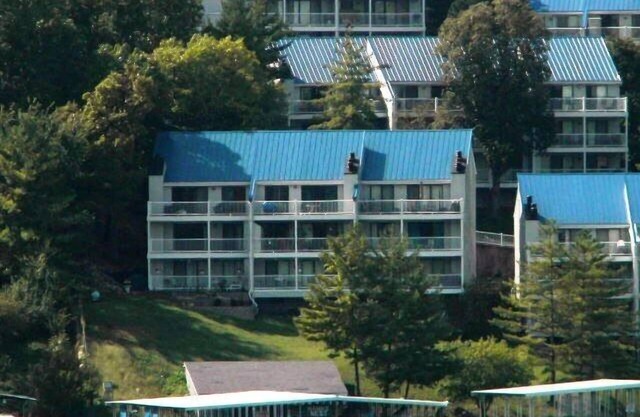 One bedroom/Pet freindly/Waterfront