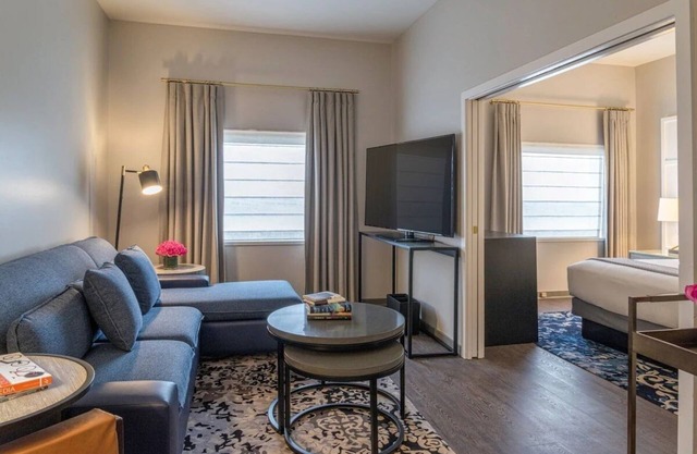 One Bedroom Suite at Heathman Hotel. Prime Location, Downtown | 3 Units