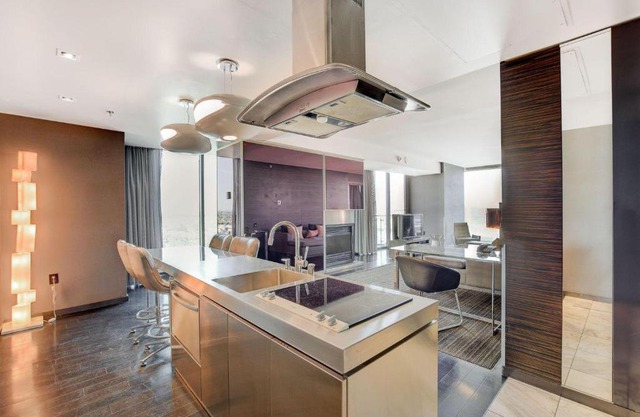 One Bedroom Suite with Strip Views 22nd Floor.