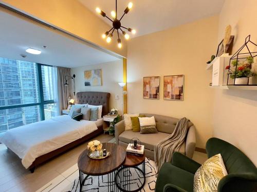 One Bedroom Unit beside Uptown Mall BGC