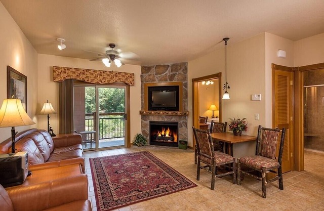 One-Bedroom Villa with Kitchenette at Westgate Branson Woods Resort