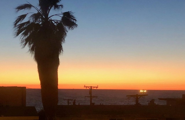 One block to beach, dining & shops, newly renovated home w/ocean & sunset views