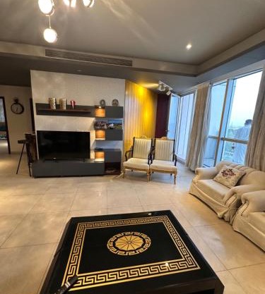 One constitution 3 bed appartment