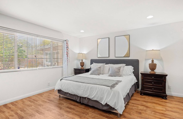 One- Floor villa 4bd 2ba Spacious 2TVs 2 kitchens
