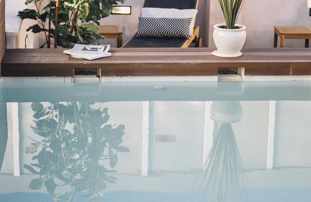 One&Lux Byron Suites