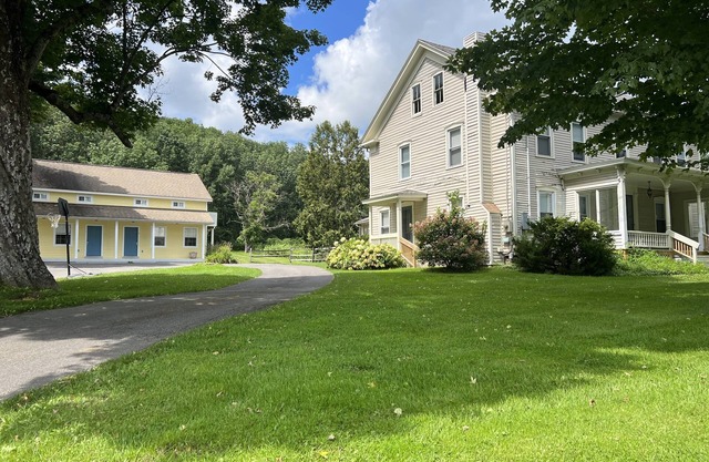 One mile from Cooperstown Dream Park ~ 5 minutes to The Village of Cooperstown
