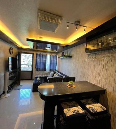 One Oasis Condo 2 Bedroom Free Pool & Wifi Beside SM City Mall