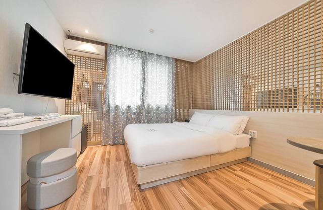 ONE STAY HOTEL