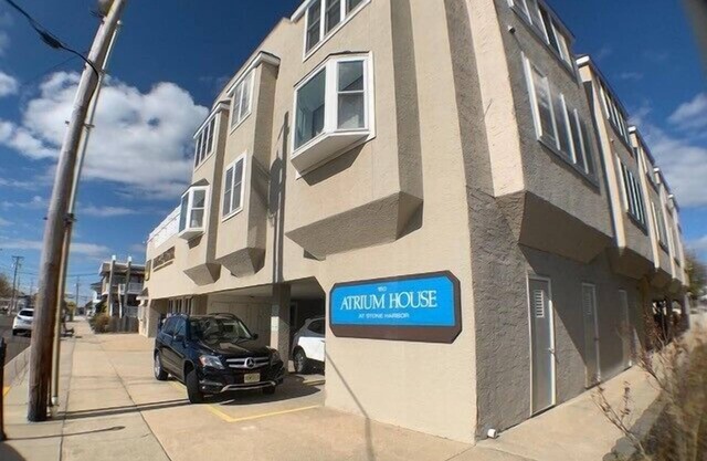 ONLY 1/2 block to the beach, shopping, restaurants and entertainment.