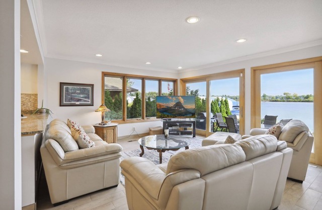 ONLY HOUSE FOR RENT ON WAYZATA BAY - COMPLETELY REMODELED - 5 BDR 4 Bath 6 TVs