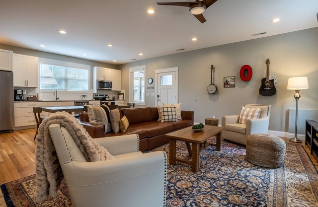 Orange Blossom | Asheville Villa with Hot Tub