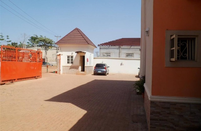 Orange Groove Hotel