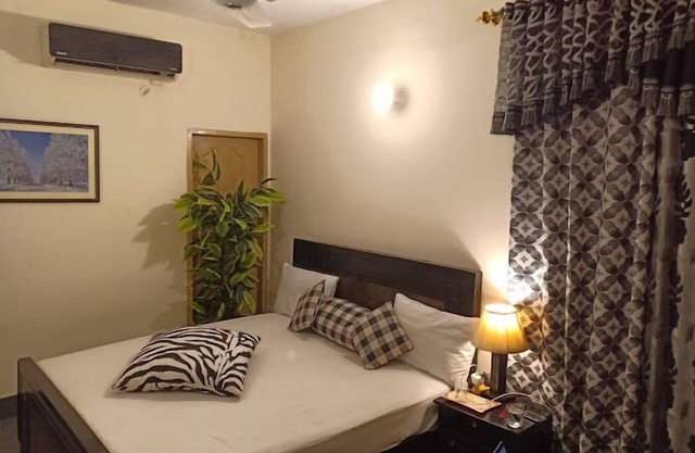 Orange Line Hotel