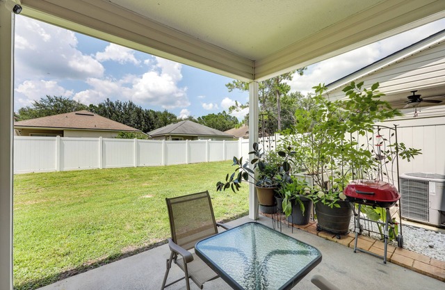 Orange Park Townhome Vacation Rental w/Patio!