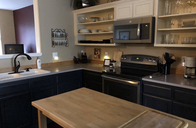 Orenco Townhouse - Near Intel and Nike