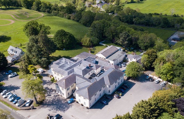 Oriel Hotel