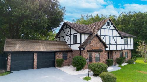 Orlando Getaway 6br Retreat W Pool & Fireplace