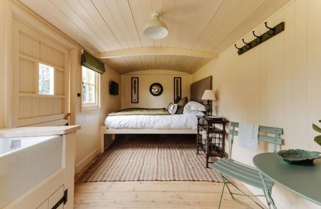 Ormesby Manor - Shepherd's hut Gardener