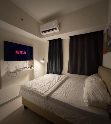 Osaka Resort at Osaka Apt PIK2 with Netflix 4K TV and Wifi