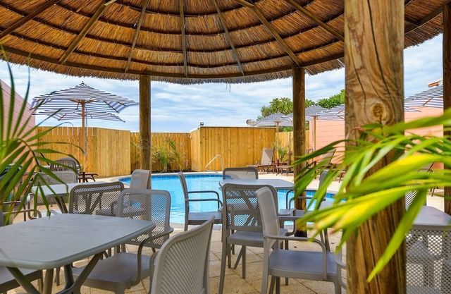 Osprey Holiday Village Unit 119 - Villa with a Pool in the Complex