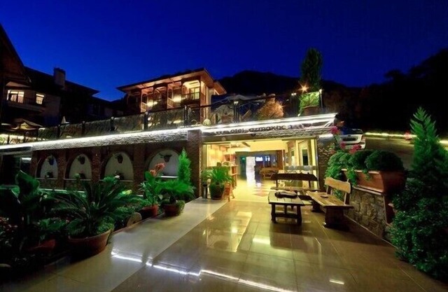 Otel Azmakhan