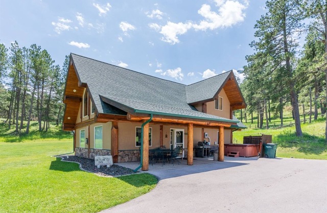 Outlaw Inn | 3 Bed, 2 Bath