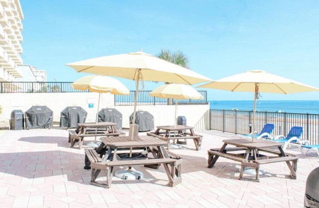 Outrigger Beach Club - Beach Front - Week 49