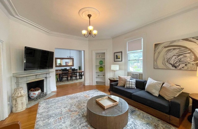 Over-sized 2Levels, 3B-2BA, Victorian, Patio, Pkg