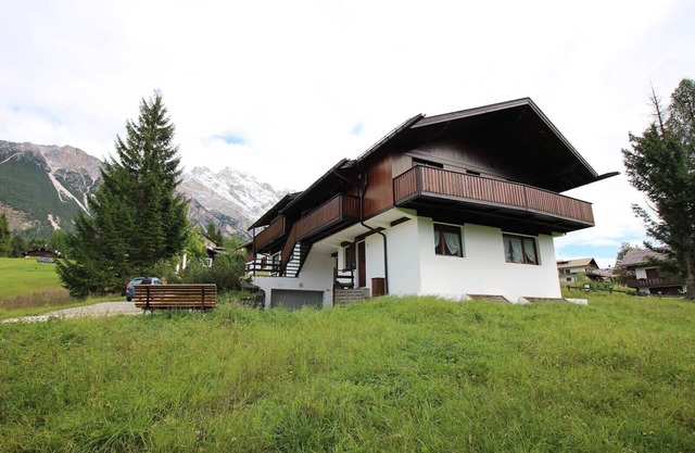 Overlooking the Dolomite: 6 pax and WIFI